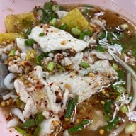 ก๋วยเตี๋ยวตำลึงนายอ้วน บางขุนนนท์ นายอ้วน บางขุนนนท์