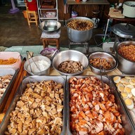 ก๋วยจั๊บโบราณคุณเจี๊ยบ หมู่บ้านฟ้าครามนคร ซอย5