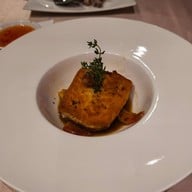 Raya Restaurant & wine bistro / Raya Coffee