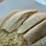 หอมนุ่ม ข้าวมันไก่ สไตล์สิงคโปร์