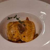 Raya Restaurant & wine bistro / Raya Coffee