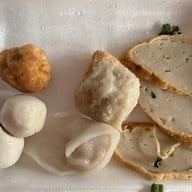 ข้าวหมูแดงหมูกรอบ ศรีวัช เชิญชิม รามอินทรา