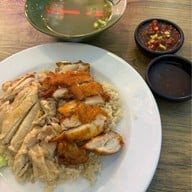 ก๋วยเตี๋ยวเรือเสือหน้าหยก (สูตรเข้มข้นไม่ใส่เลือด) Center One