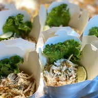 กลมกล่อม (หมี่ไก่ฉีก) Tak