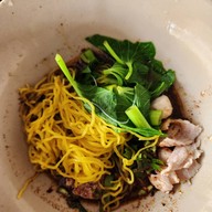 ก๋วยเตี๋ยวเรือป.ประทีป คุณจอน เสาธงหิน