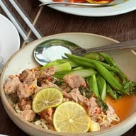 CHARIOT Pub & Restaurant