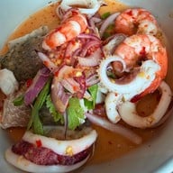 CHARIOT Pub & Restaurant