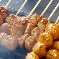 กะเพรา. ลูกชิ้นปิ้ง. นายท็อป 🍢🍢