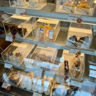 นาริ นาริ พาทิซเซอรี่ -