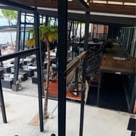 CHARIOT Pub & Restaurant