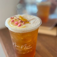 นาริ นาริ พาทิซเซอรี่ -