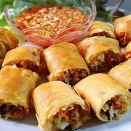 ร้านยำยำรสเด็ดเจ้าเก่า สีลมซอย 10