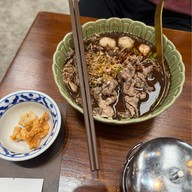 ร้านก๋วยเตี๋ยวเรือวันจันทร์ -