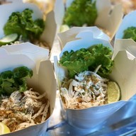 กลมกล่อม (หมี่ไก่ฉีก) Tak