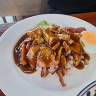 เมนูของร้าน เชลล์ไม่เคยชิม สามแยกมาลัยแมน