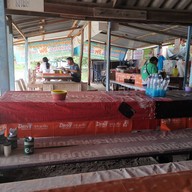บรรยากาศ ก๋วยเตี๋ยว 8 บาท