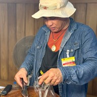 บรรยากาศ คอหมูย่าง เฮียตี๋