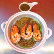 อิ่มข้าวมันไก่ ต้มยำน้ำข้น  ข้าวต้มปลากะพง กุ้งอบวุ้นเส้น หมี่กระเฉด โครงการร่มไทรวอร์ค