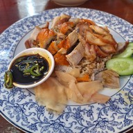 เมนูของร้าน เชลล์ไม่เคยชิม สามแยกมาลัยแมน