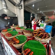 บรรยากาศ โชคดีไก่ย่าง ห้วยขวาง