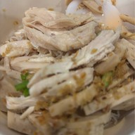 คั่วหอม ก๋วยเตี๋ยวคั่วไก่ห้าแยก เยาวราช ถนนนราธิวาสราชนครินทร์