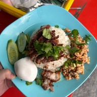 เมนูของร้าน กินกัน ข้าวหมูย่าง( เส้นแซ่บ) ถนนนางลิ้นจี่