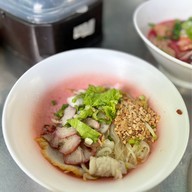 เมนูของร้าน ก๋วยเตี๋ยวเส้นปลาศรีกรุง