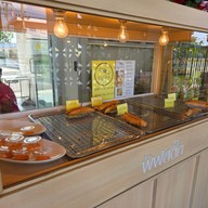 บรรยากาศ ส่วย กะหรี่ปั๊บจิ๋ว วิหารแดง