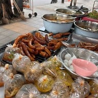 กินกัน ข้าวหมูย่าง( เส้นแซ่บ) ถนนนางลิ้นจี่