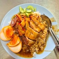 ข้าวหมูแดงสีมรกต ซ.สุกร1 ซ.สุกร1 (ต้นตำรับ)