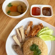 ร้านยินดีข้าวมันไก่สิงคโปร์ -