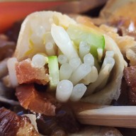 เปาะเปี๊ยะสดขาหมู (เจ้าอาม่า) - คลองถม