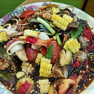 ร้านเจี๊ยบส้มตำยำแซ่บ