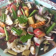 ร้านเจี๊ยบส้มตำยำแซ่บ