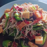 ร้านเจี๊ยบส้มตำยำแซ่บ