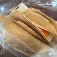 วนวน ขนมเบื้อง ตลาดต้นสัก