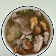 เมนูของร้าน ก๋วยจั๊บมิสเตอร์โจ ถนนจันทน์