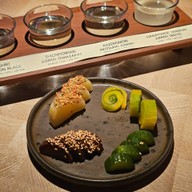 CUTTS Thonglor เอกมัย