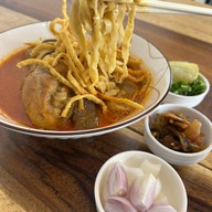 อุ้ยคำหน้า 7-11 dtown