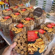 Kaew Boutique (แก้วบูทีค) The Circle