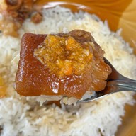 ข้าวขาหมูเกรียงไกร