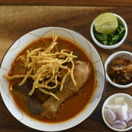 อุ้ยคำหน้า 7-11 dtown