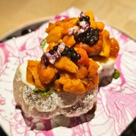 CUTTS Thonglor เอกมัย