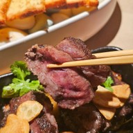 CUTTS Thonglor เอกมัย