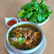 Ngon Noodle - งอนนูดเดิ้ล อาหารเวียดนามรสชาติต้นตำรับ สี่แยกสะพานควาย