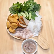 Ngon Noodle - งอนนูดเดิ้ล อาหารเวียดนามรสชาติต้นตำรับ สี่แยกสะพานควาย