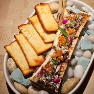 CUTTS Thonglor เอกมัย