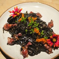 CUTTS Thonglor เอกมัย