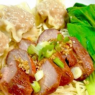 หนึ่งเดียว บะหมี่ฮ่องกง หมูแดง เกี๊ยวหมูยักษ์ กรุงธนบุรี