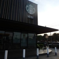 หน้าร้าน Starbucks Shell กาญจนาภิเษก